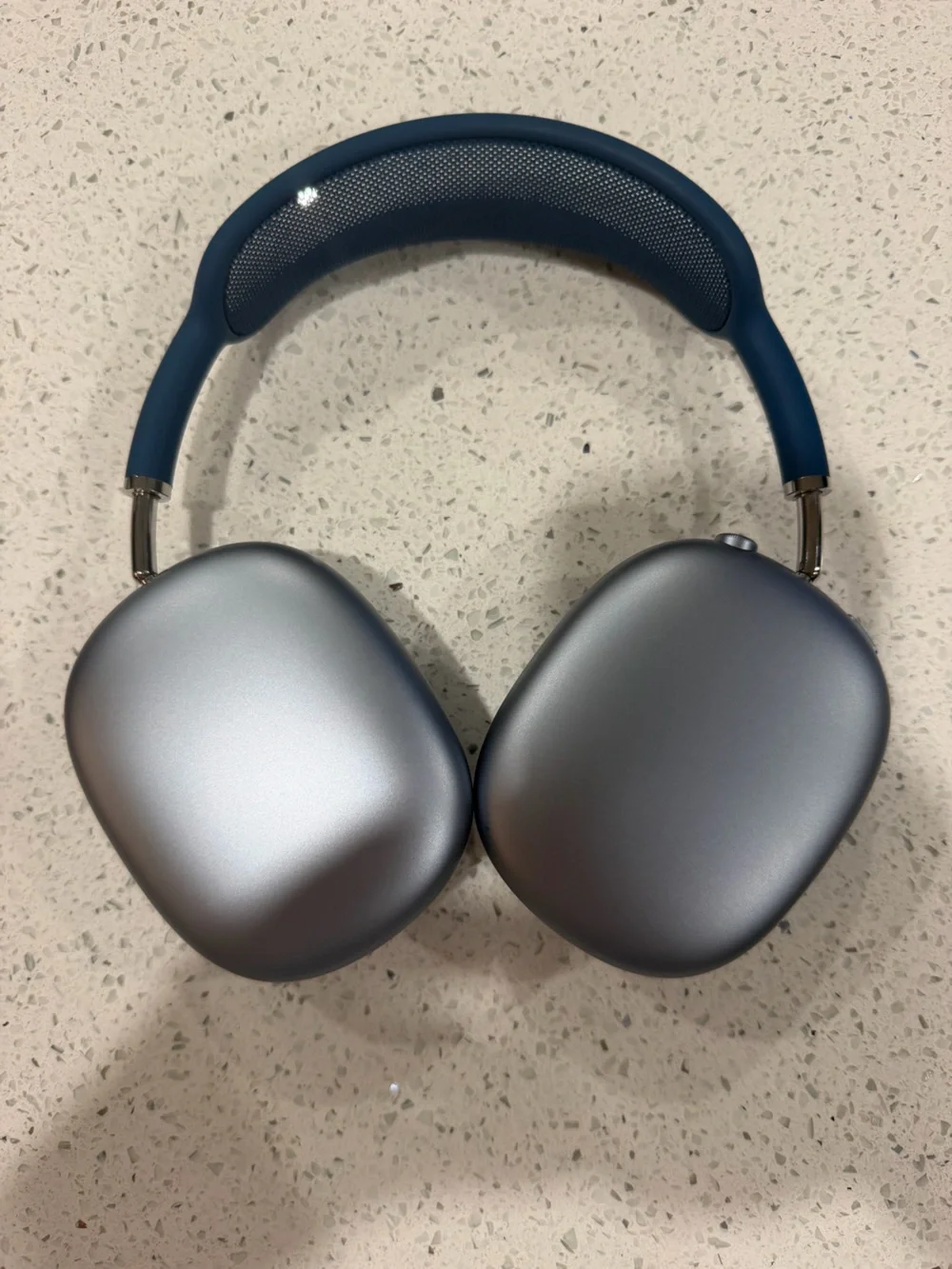 Apple AirPods Max Sky Blue
